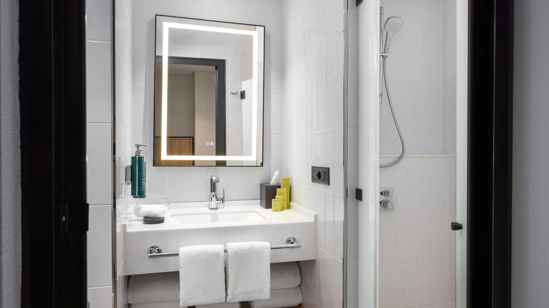 Hilton Garden Inn Baku 4*,