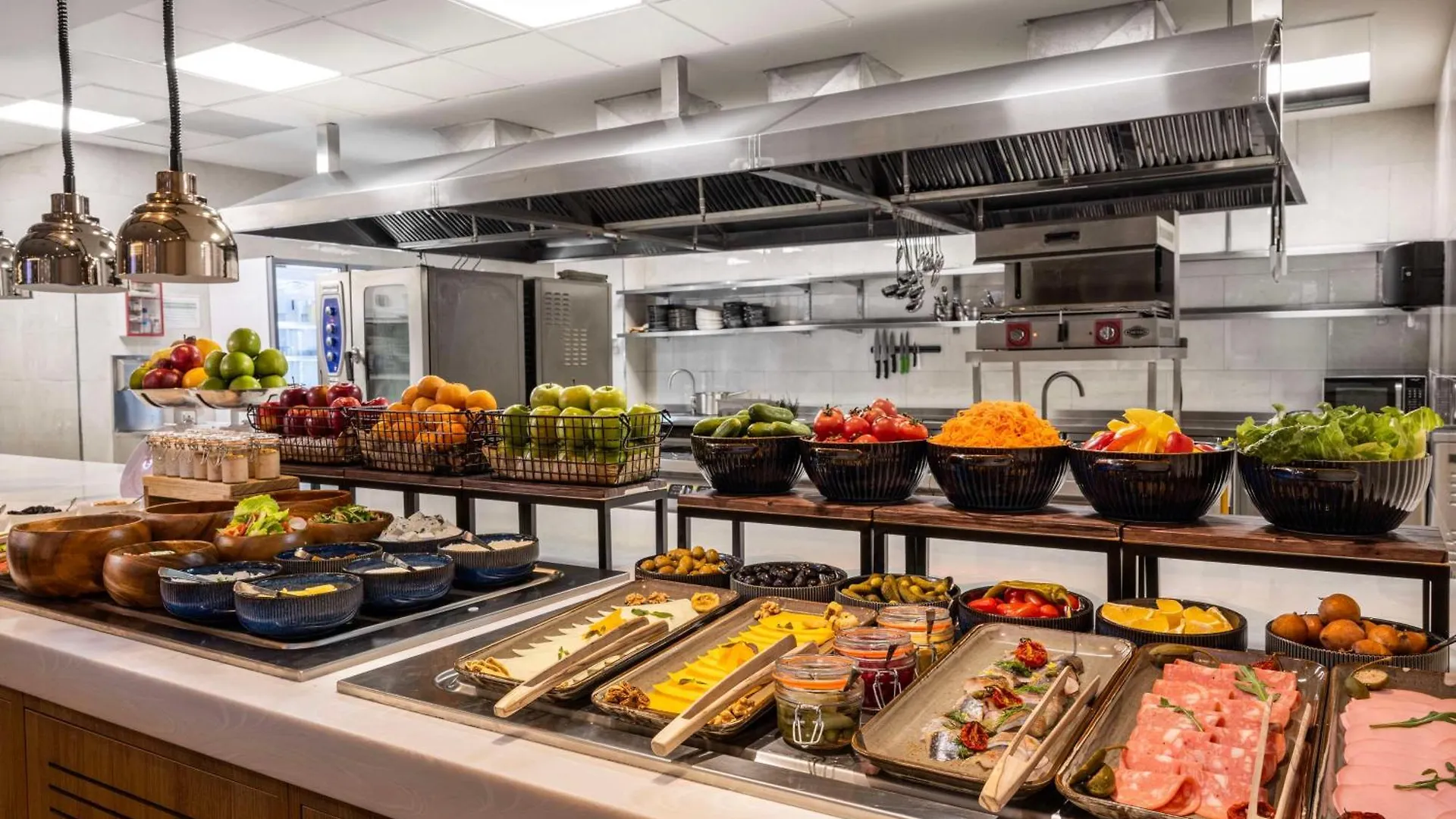 Hilton Garden Inn Μπακού 4*,